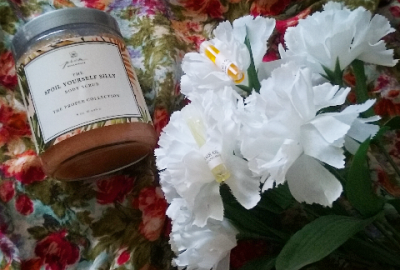 Review: Prim Botanicals – Spoil Yourself Silly Body Scrub + Samples